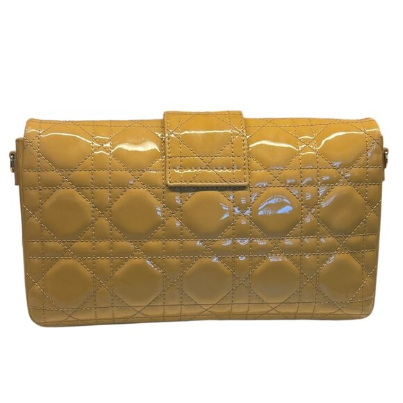 Christian Dior Cream Patent Leather Lock Bag - Picture 2 of 11